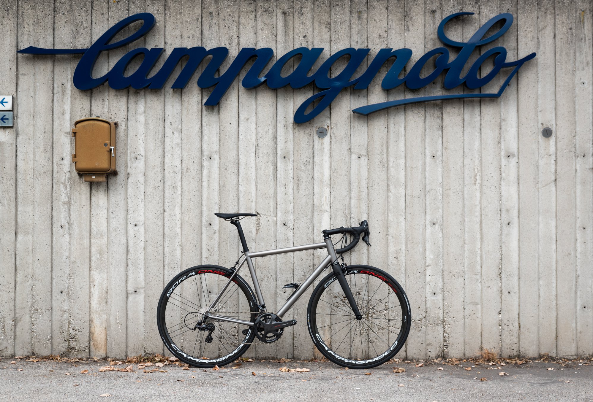 再入荷！】 ラッキー39ストアcampagnolo フリガナ: カンパニョーロ CHORUS Carbon 172.5-50X34 11S  ユニディレクションマルチデ