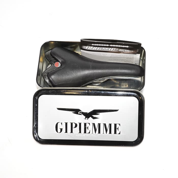 ジピエンメGIPIEMME PLUMA titanio サドル 激レアユーズド