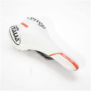 SELLE ITALIA 「セライタリア」 SLR カーボンレール サドル / 中