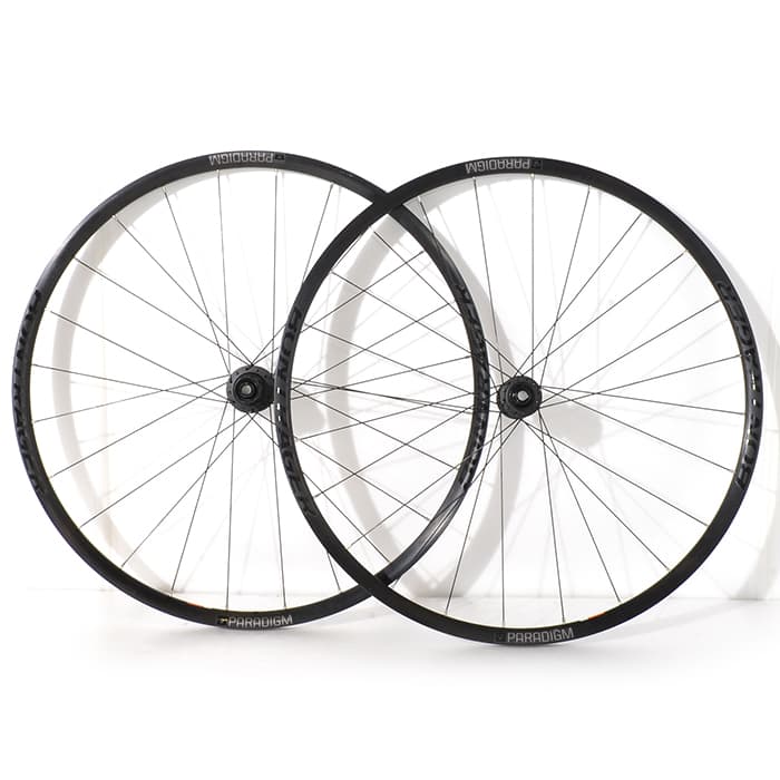 (中古)BONTRAGER (ボントレガー) PARADIGM DISC パラダイム ディスク クリンチャー シマノ11S  ホイールセット（商品ID：3717007940471）詳細ページ | 自転車買取クラウンギアーズ｜ロードバイク・スポーツ自転車買取