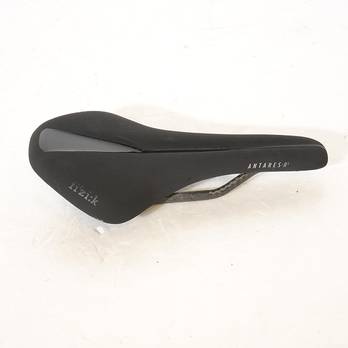 中古 Fizik フィジーク Antares R1 Open アンタレス オープン カーボンレール サドル 商品id 詳細ページ 自転車買取クラウンギアーズ ロードバイク スポーツ自転車買取 中古 Fizik フィジーク Antares R1 Open アンタレス オープン カーボンレール サドル 商品id 詳細ページ 自転車買取クラウンギアーズ ロードバイク スポーツ自転車買取